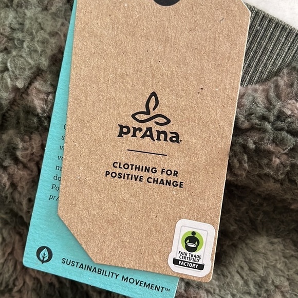 NWT Prana Camo Bomber Jacket Polar Escape - Picture 4 of 7